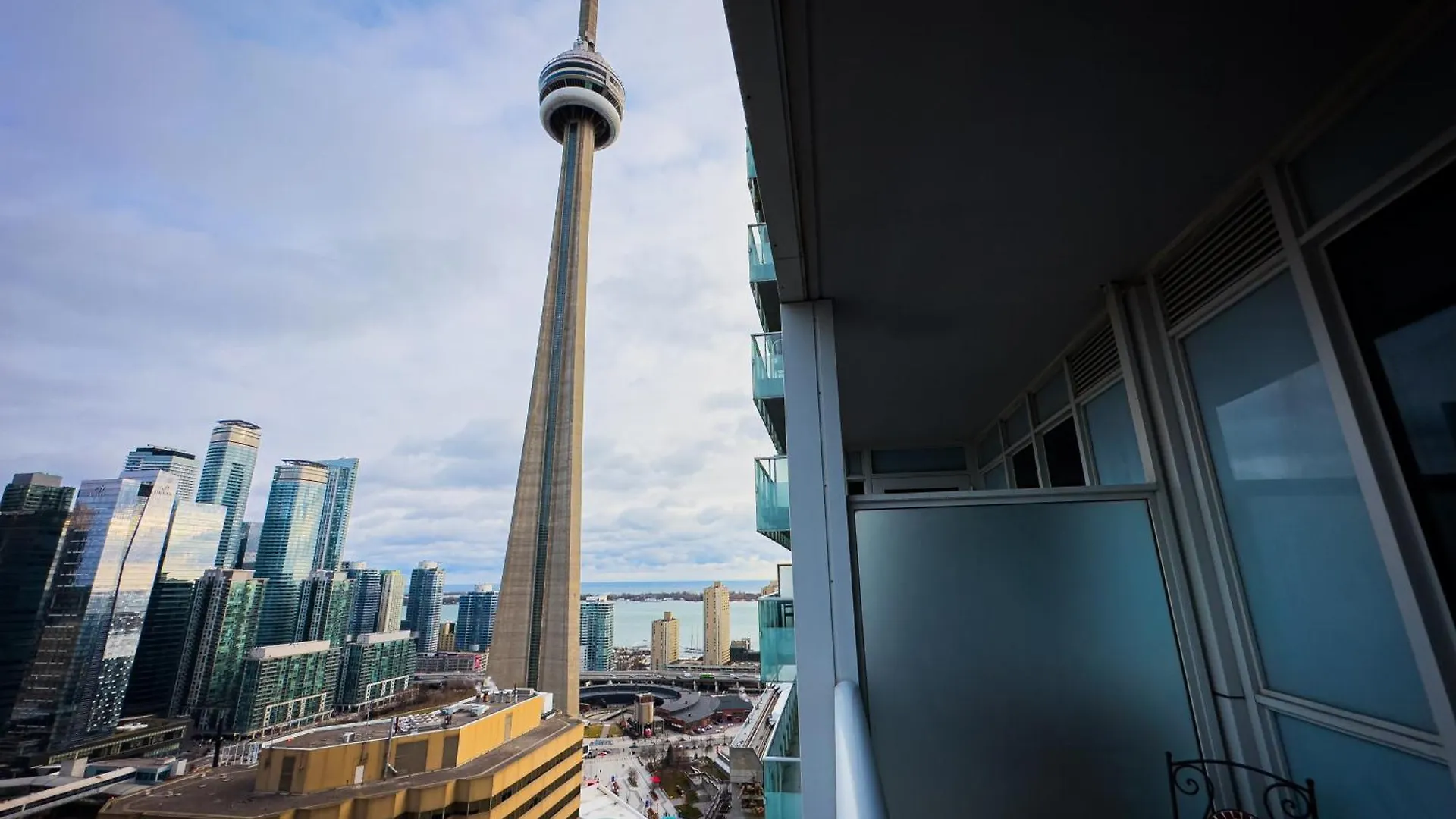 Comfort Front Suites Cn Tower View & Free Parking Toronto Appartement